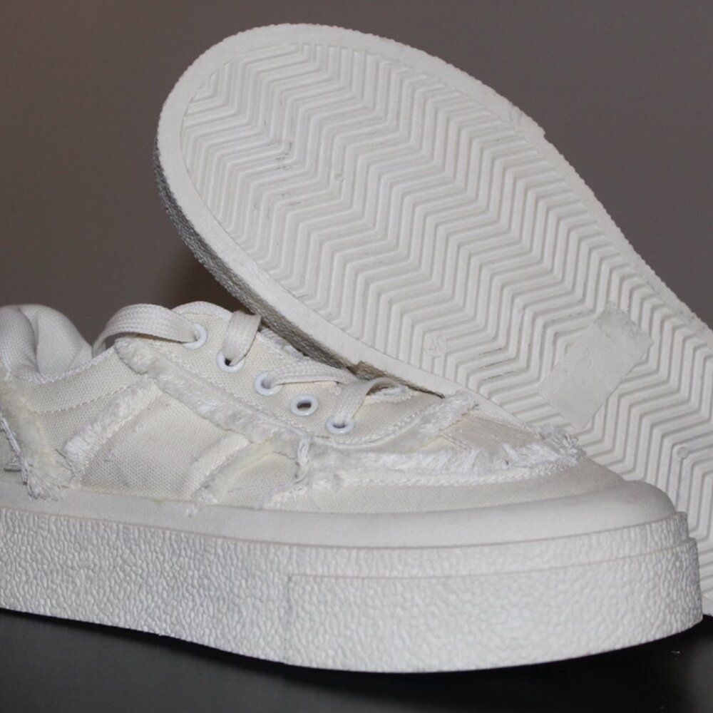 Pacogil Women's White Sneakers Tennis Shoes Size 8.5-9 EU 40 Style Fashion NEW
